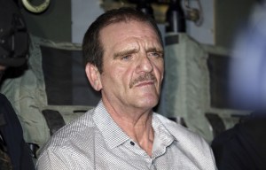 CIUDAD DE MÉXICO, 15JUNIO2016.- Héctor Palma Salazar "alías El Güero Palma" fue detnidoa al reingresa a México por su probable responsabilidad en dos homicidios cometidos en nuestro país.
FOTO: PGR /CUARTOSCURO.COM