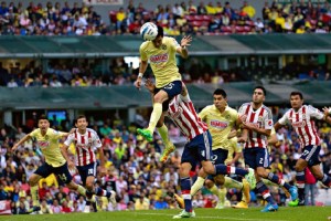 Ciudad de Mexico, 1 de noviembre de 2014. Jesús Molin (Ame) durante el partido correspondiente a la Jornada 15 del torneo Apertura 2014 de la Liga Bancomer MX, entre las Águilas del América y las Chivas Rayadas del Guadalajara, celebrado en las instalaciones de Coapa. Foto: Imago7/Ernesto Pérez M.