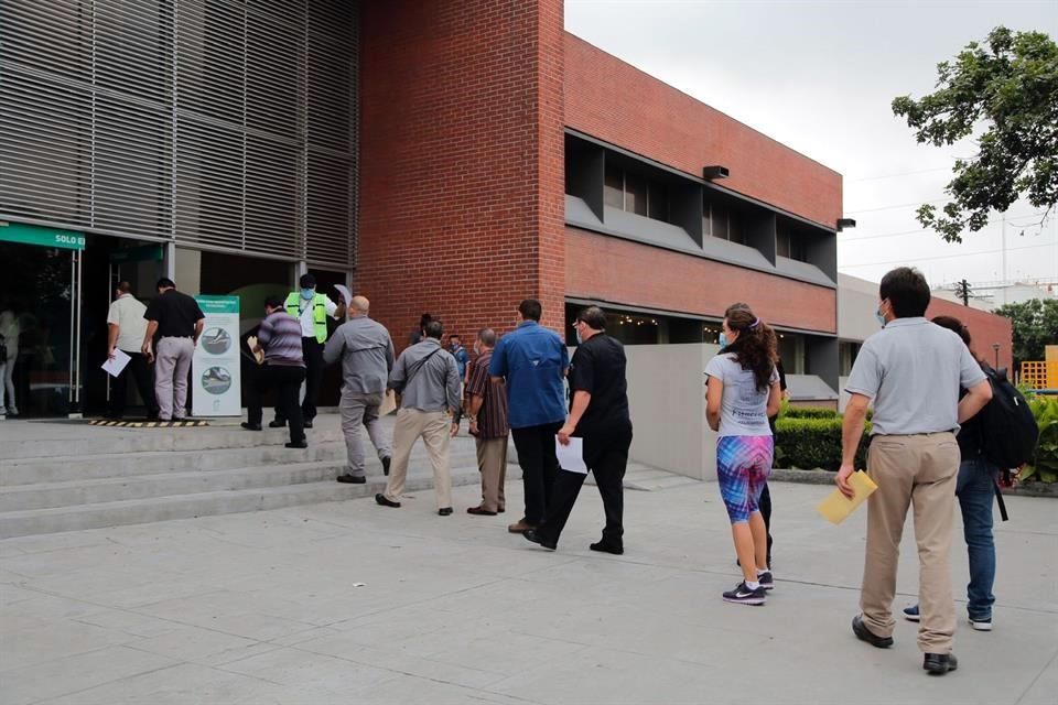 Vacuna Heineken a sus empleados