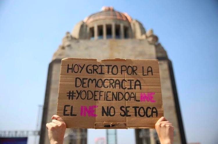 Defendamos la democracia
