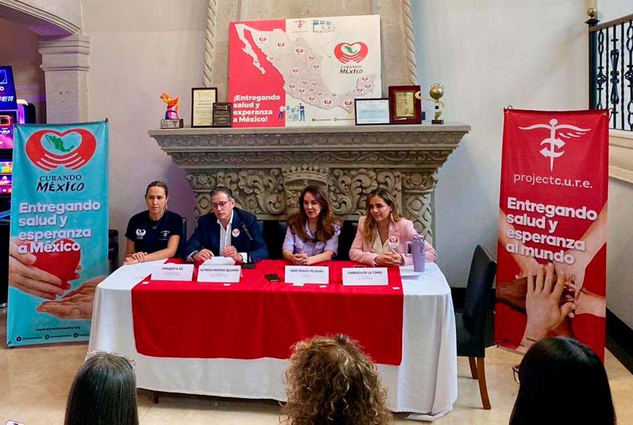A través de Curando México se   donó  equipo, medicamentos, camas y otros enseres a hospitales
